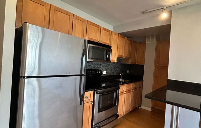 1 bed, 1 bath, 700 sqft, $1,950, Unit 418-0912