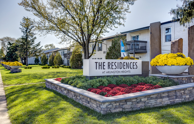 Arlington Heights Apartment Exterior | Residences at Arlington Heights