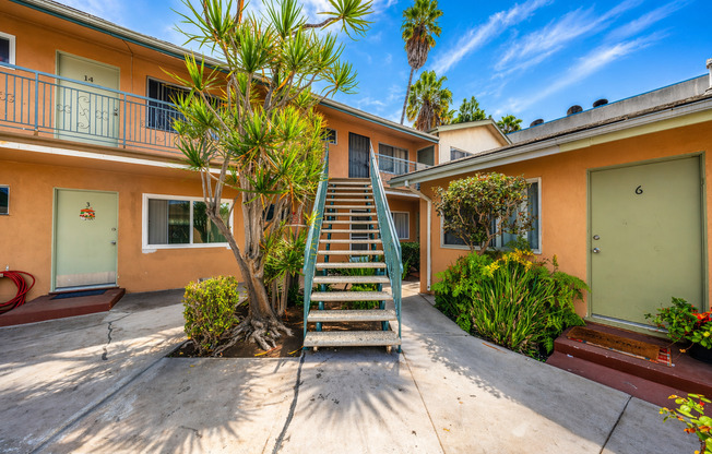 803 Java Ave Inglewood, CA 90301