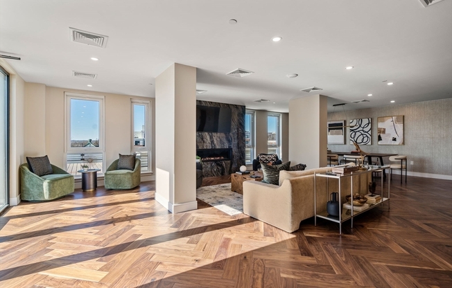 2 beds, 2 baths, 997 sqft, $4,600, Unit 402