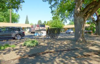 3 bed 2 bath Single Level Apartment