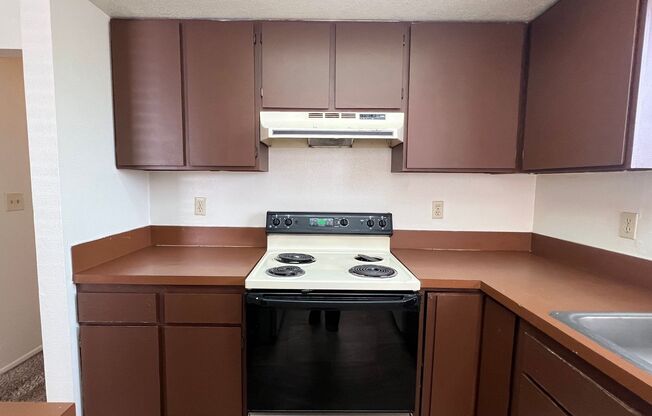 2 beds, 1 bath, $925, Unit 566 Chastain # 4