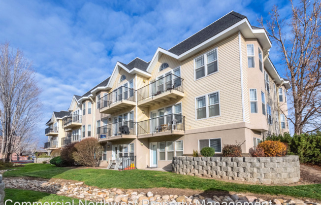 Clearwater Apartments | First Month's Rent Free!
