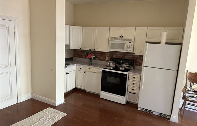 1 bed, 1 bath, 749 sqft, $1,700, Unit 101