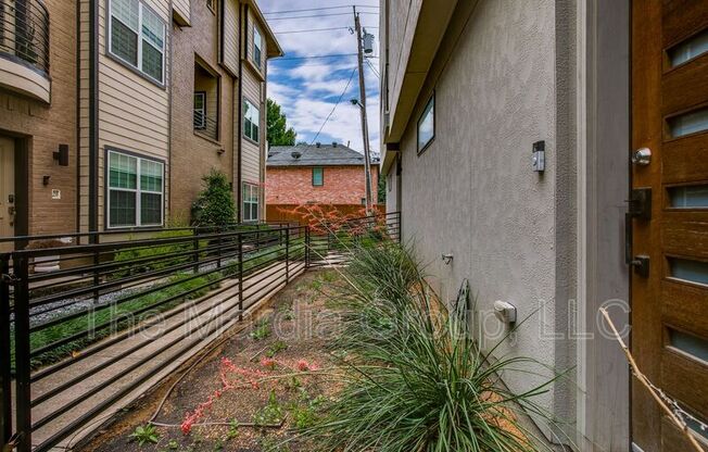 5810 BRYAN PKWY