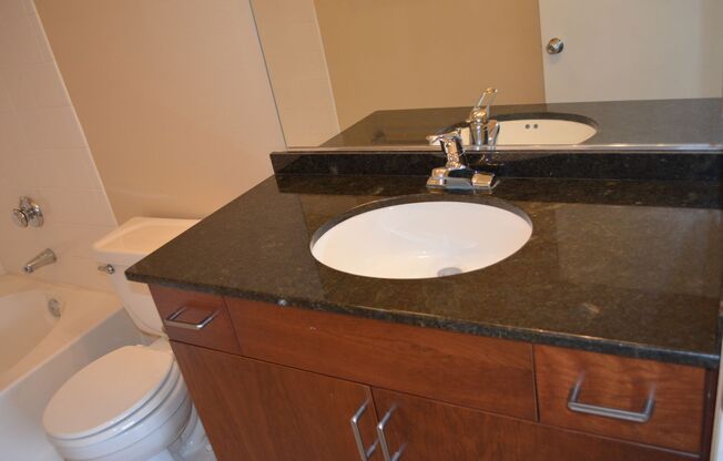 2 beds, 2.5 baths, $2,200, Unit # 2133