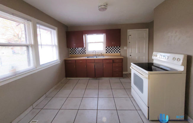 2 beds, 1 bath, $1,350