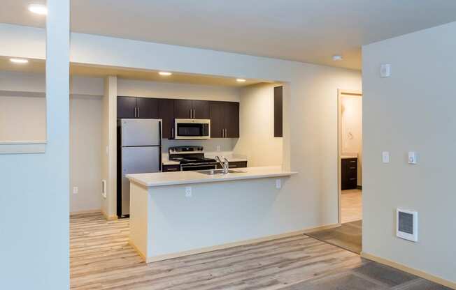 Fully Equipped Kitchen with Refrigerator, Microwave, Dishwasher & USB outlet