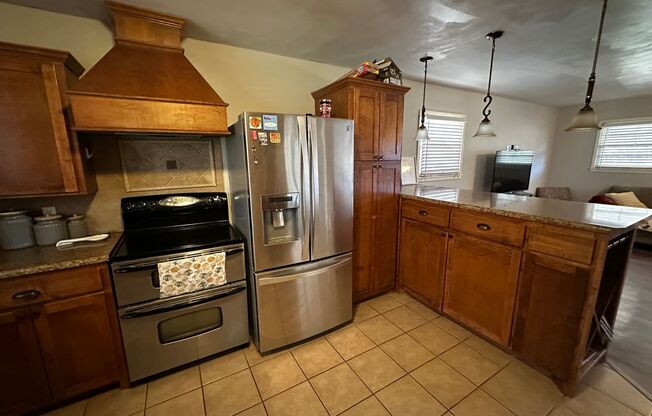 3 beds, 2 baths, $1,600