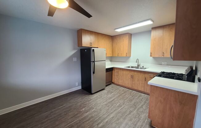 2 beds, 1 bath, 950 sqft, $3,045, Unit 1730-19