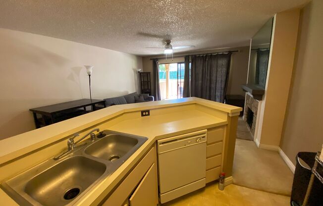 1 bed, 1 bath, $2,075, Unit # #B