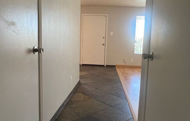 2 beds, 1 bath, $1,600, Unit Unit #23