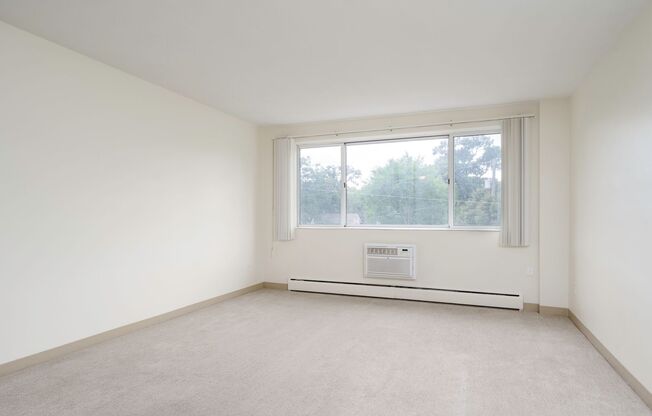 2 beds, 1 bath, 900 sqft, $1,375, Unit 409