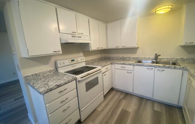 3 beds, 1.5 baths, 1,325 sqft, $2,025, Unit 1817