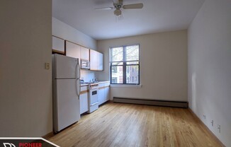635 W Barry Ave