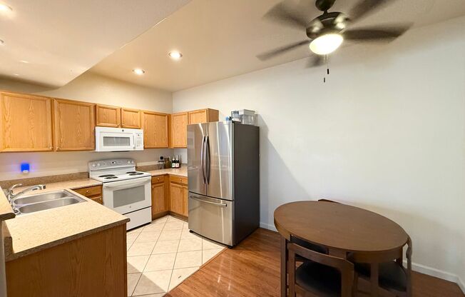 1/BD 1/BA Light-Filled Condo in Gated Community