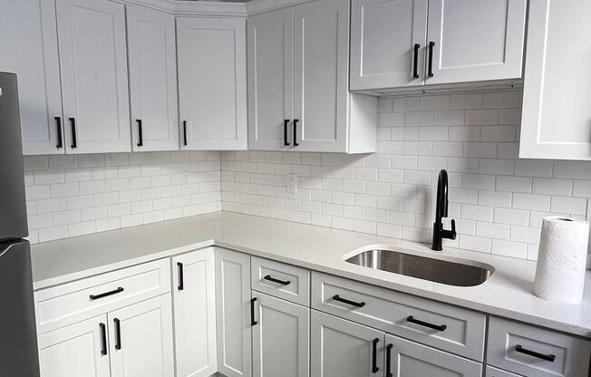 23-25 E King St