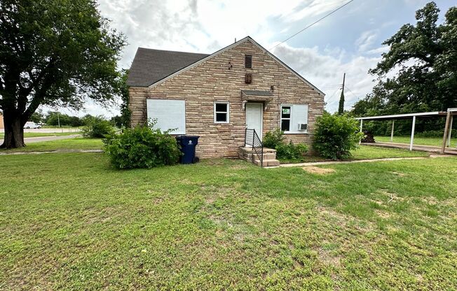 Move -in Special: Updated 2 bed 1 bath NE OKC