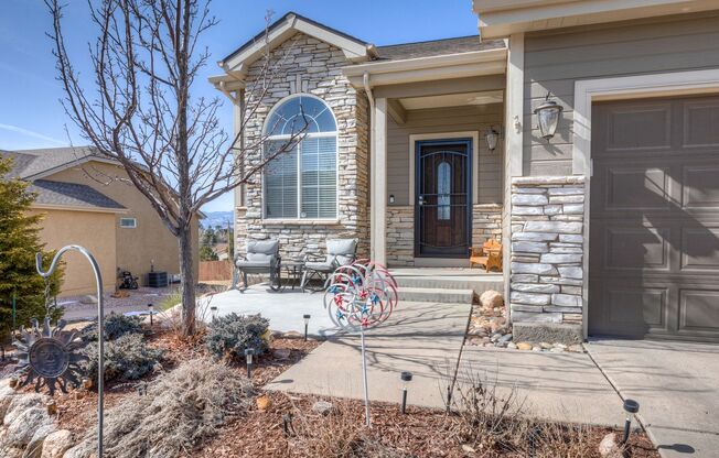 Fabulous 6 bedroom + office D20 Home with Amazing Mt views