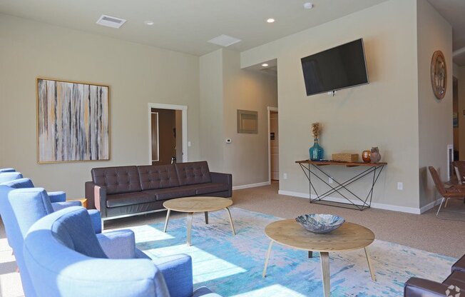 2 beds, 2 baths, $1,625, Unit 319