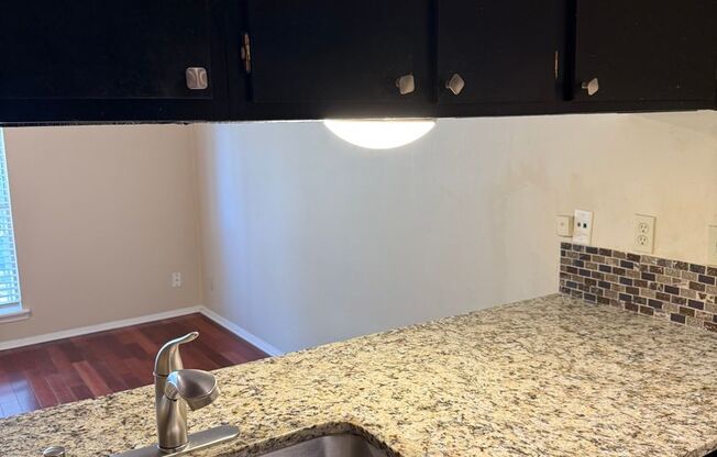 HUGE HYDE PARK 1 BEDROOM - REAL WOOD FLOORS - $1275