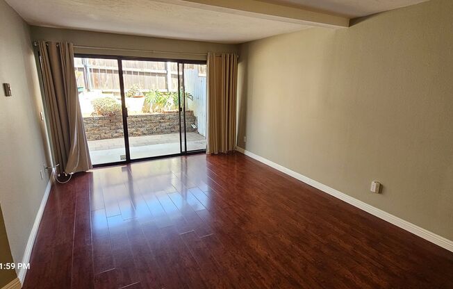 LINDA VISTA / SAN DIEGO - West Pines Nice 2 Bedroom / 2 Bath Condo.  AVAILABLE NOW!