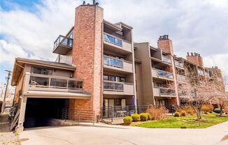 Gorgeous 1 Bedroom in Cherry Creek - 2 weeks free rent if application received in 24 hours of showing!