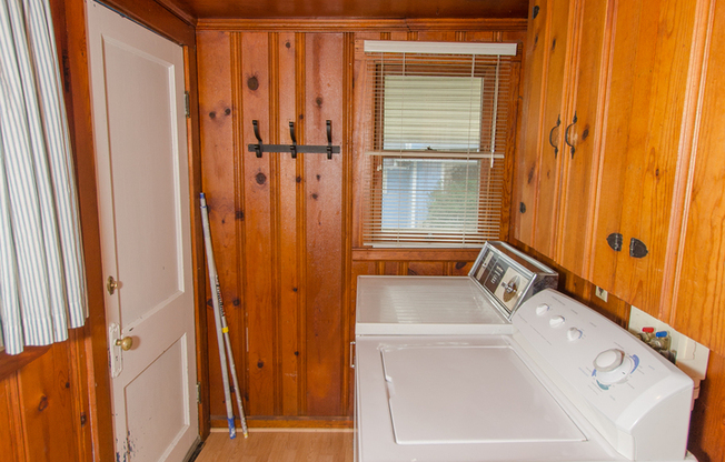 3 Bedroom, 1.5 bath Home: Available July 2026!