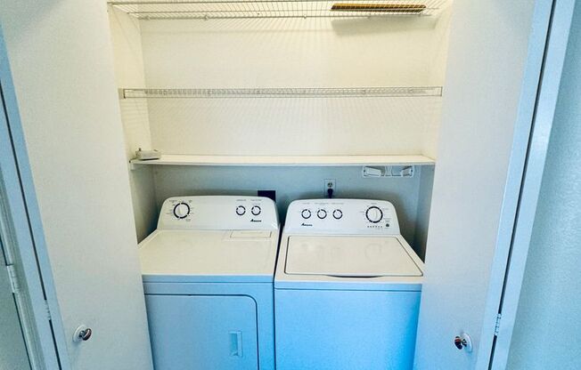 Beautiful Corner Lot Home in Stone Creek!