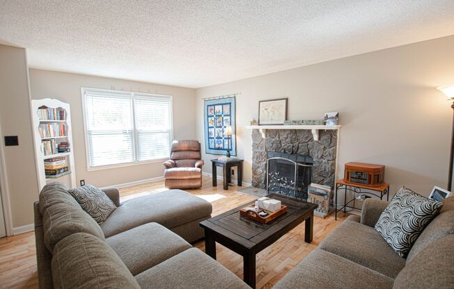 Pet Friendly Four Bedroom on Exit 8!