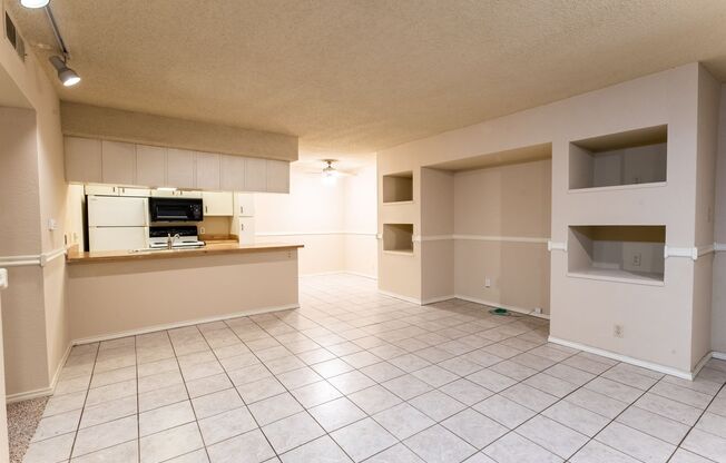 1 bed, 1 bath, $1,300, Unit # 11