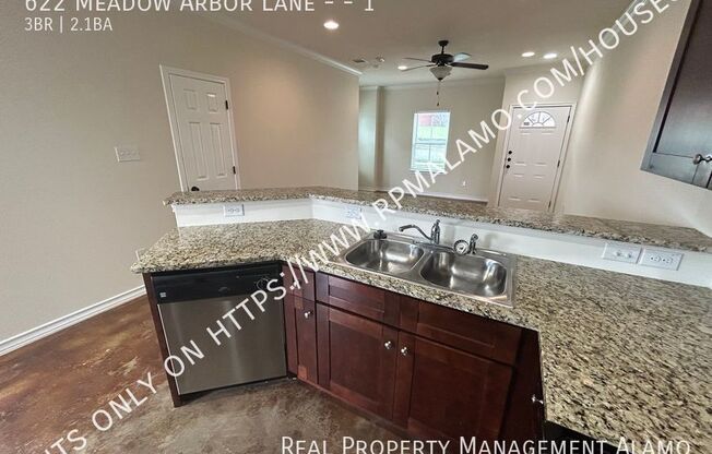 3 beds, 2.5 baths, 1,300 sqft, $1,549