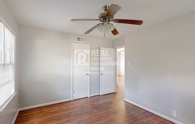 3 beds, 1 bath, $1,300