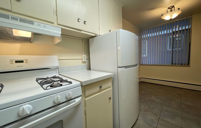 1 bed, 1 bath, 605 sqft, $1,050, Unit 303