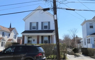 32 LINCOLN RD
