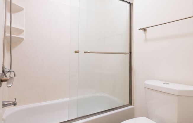 2 beds, 2 baths, $3,500, Unit APARTMENT 533