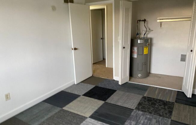 2 beds, 1.5 baths, 750 sqft, $850, Unit 63C