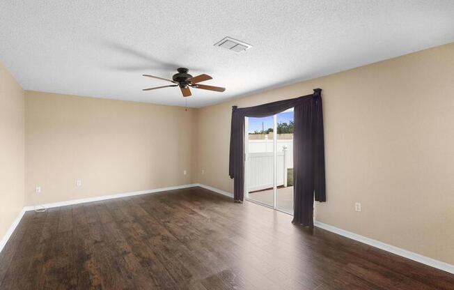 4657 WILLAMETTE CIR