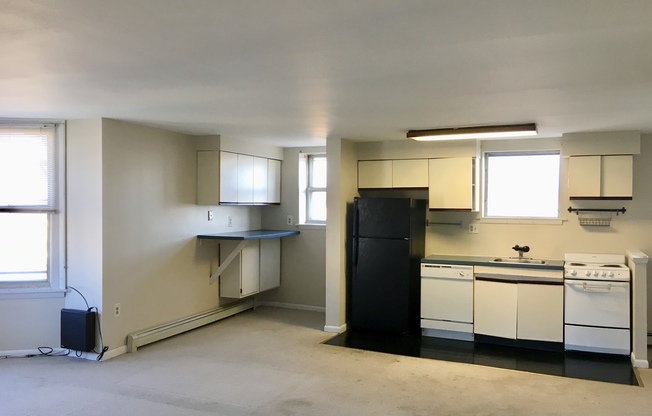 2 beds, 1 bath, $1,500, Unit 3F