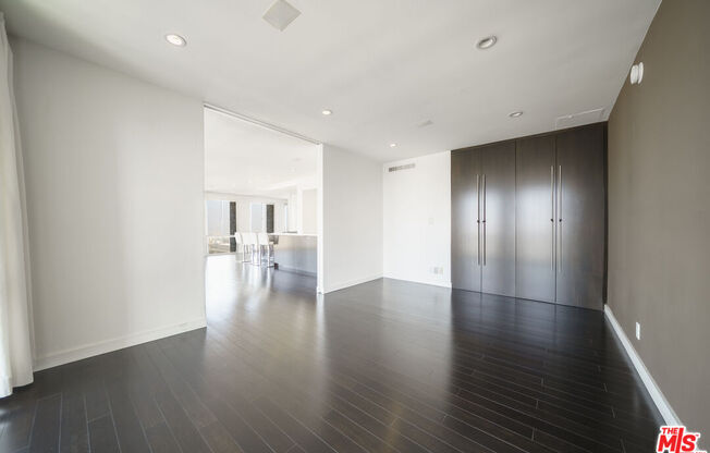 2 beds, 2 baths, 1,234 sqft, $4,000, Unit 2110