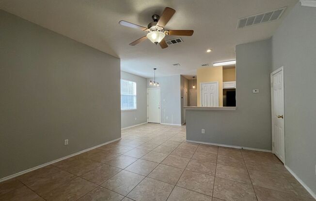 Great 3/2.5 Townhouse in Great Location