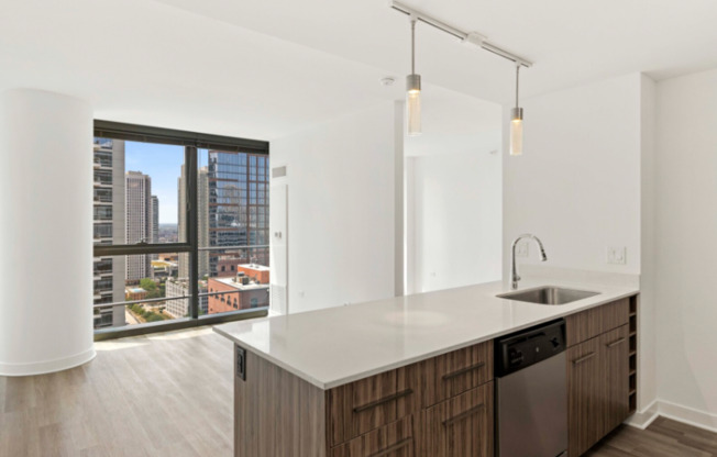 313 W KINZIE ST