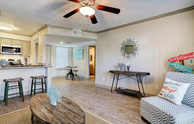 1 bed, 1 bath, 683 sqft, $1,199