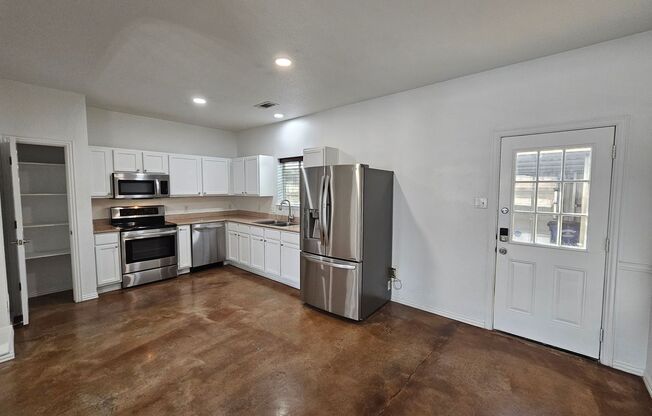 Ready for immediate move in! Move-in Special: $500 off your second month’s rent