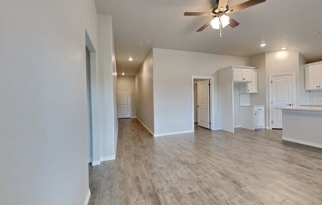 3833 LYNNE AVE