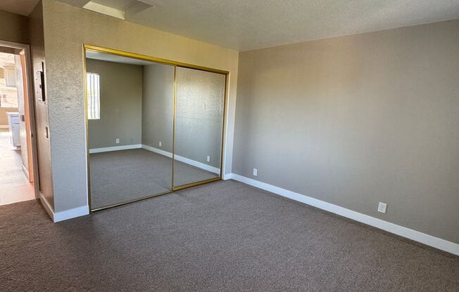 Spacious 1 Bedroom in Inglewood !!! - $1,750 with Parking !!!!