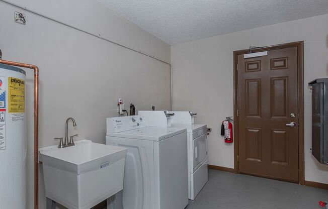 1 bed, 1 bath, 650 sqft, $660, Unit 3515 N Main Street Apt 5