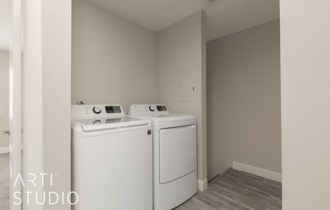 3 beds, 1.5 baths, $1,700, Unit # 1