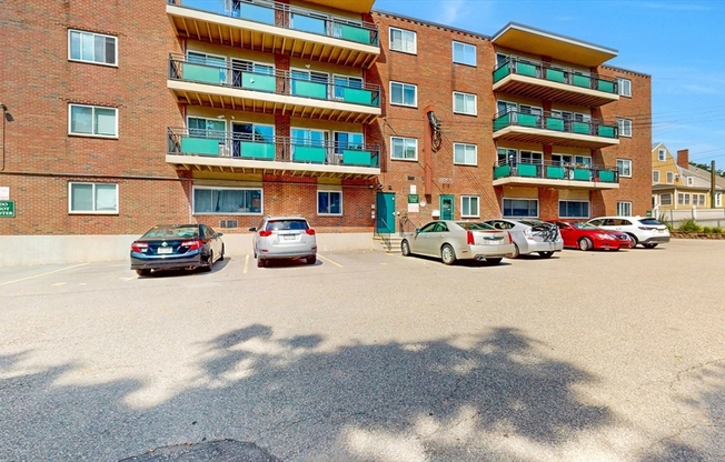 1 bed, 1 bath, 700 sqft, $2,250, Unit 34