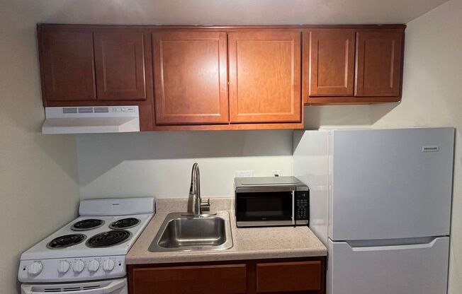 1 bed, 1.5 baths, 850 sqft, $1,295, Unit 118W